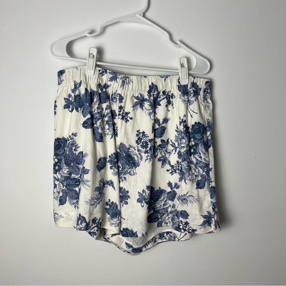 Abercrombie & Fitch High Waist Blue and White Floral Shorts